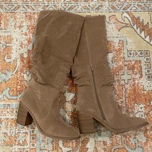 Universal Thread Boots
